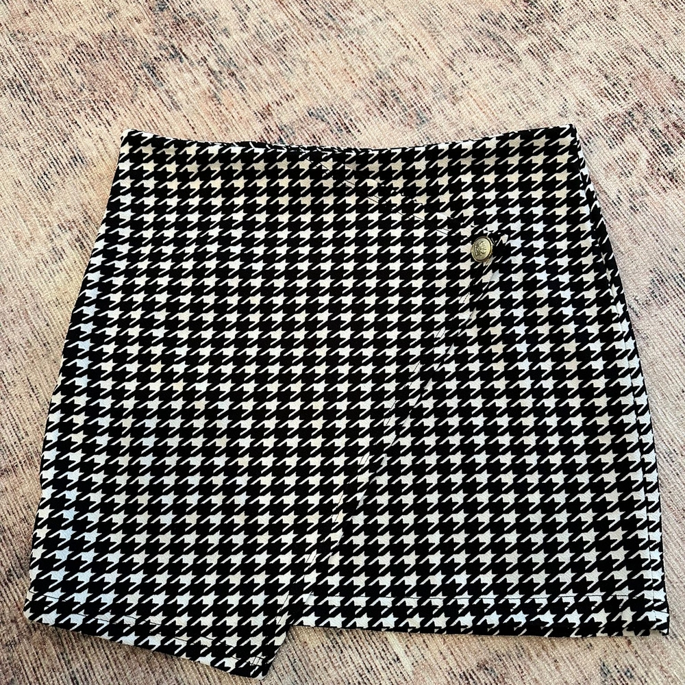 SHEIN Black and White Houndstooth Mini Skirt